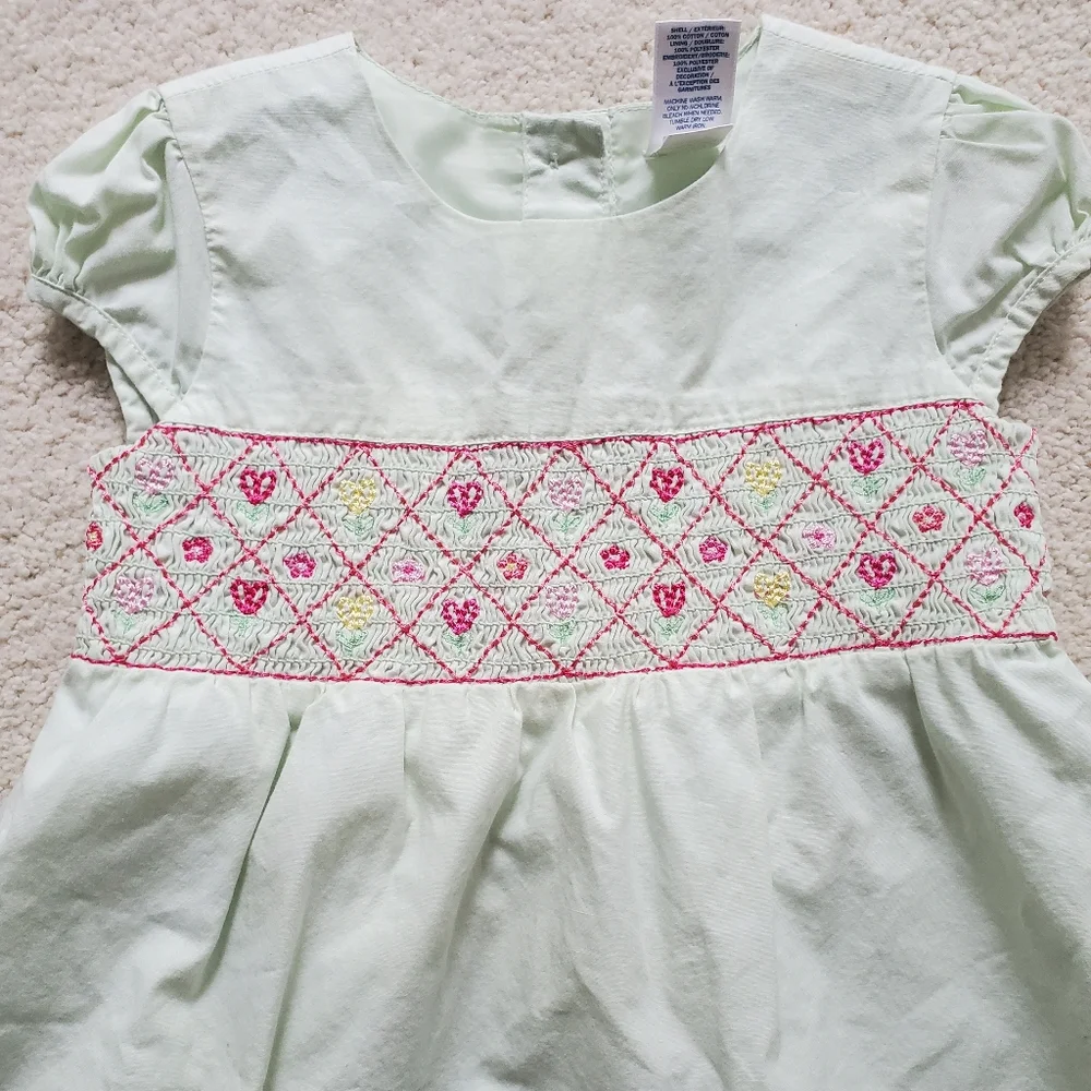 Old Navy Girls' Light Green and Pink Smocked/Embroidered Dress sz2T